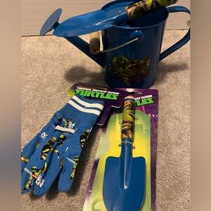 Kids Nickelodeon Teenage Mutant Ninja Turtle set-gloves shovels watering can